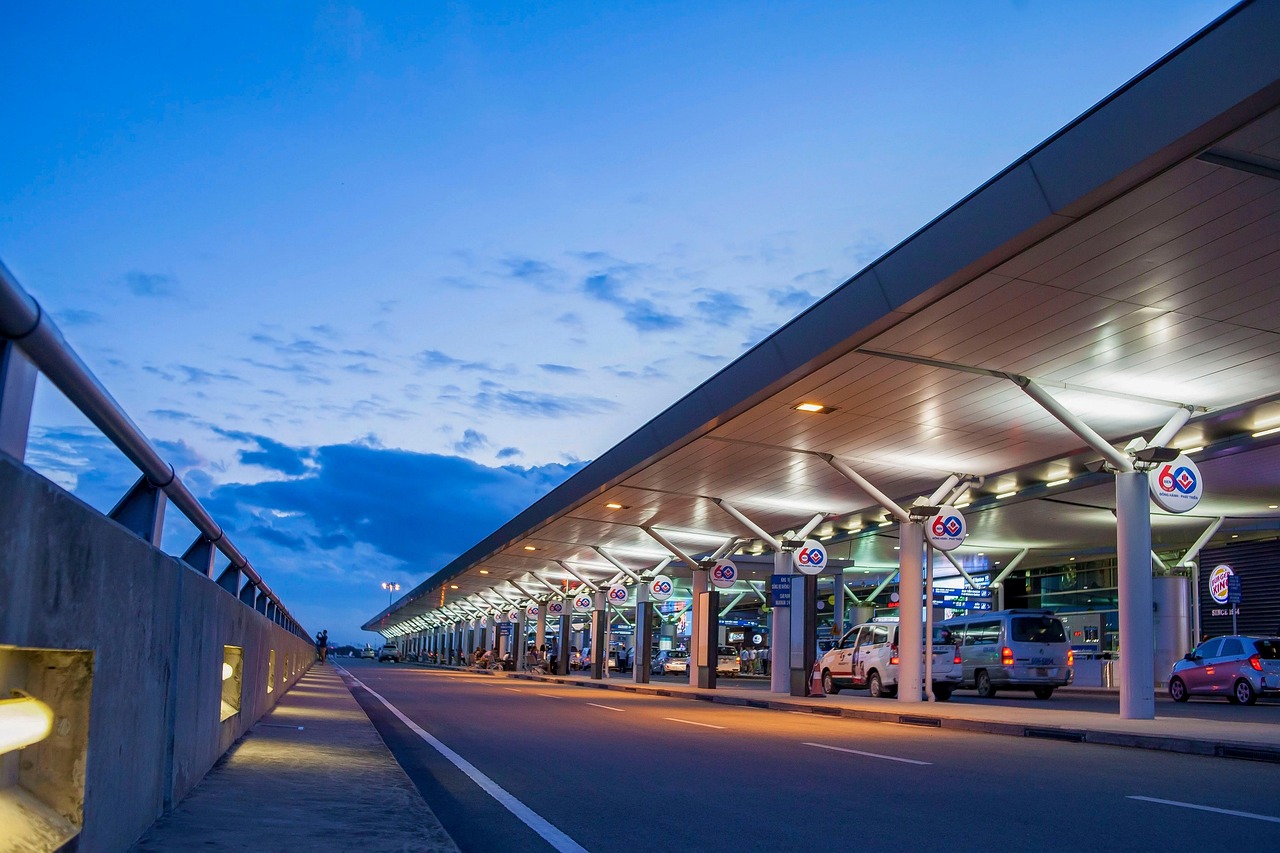 Travel Tips for Seamless Getting Around in Vietnam with premium airport calm