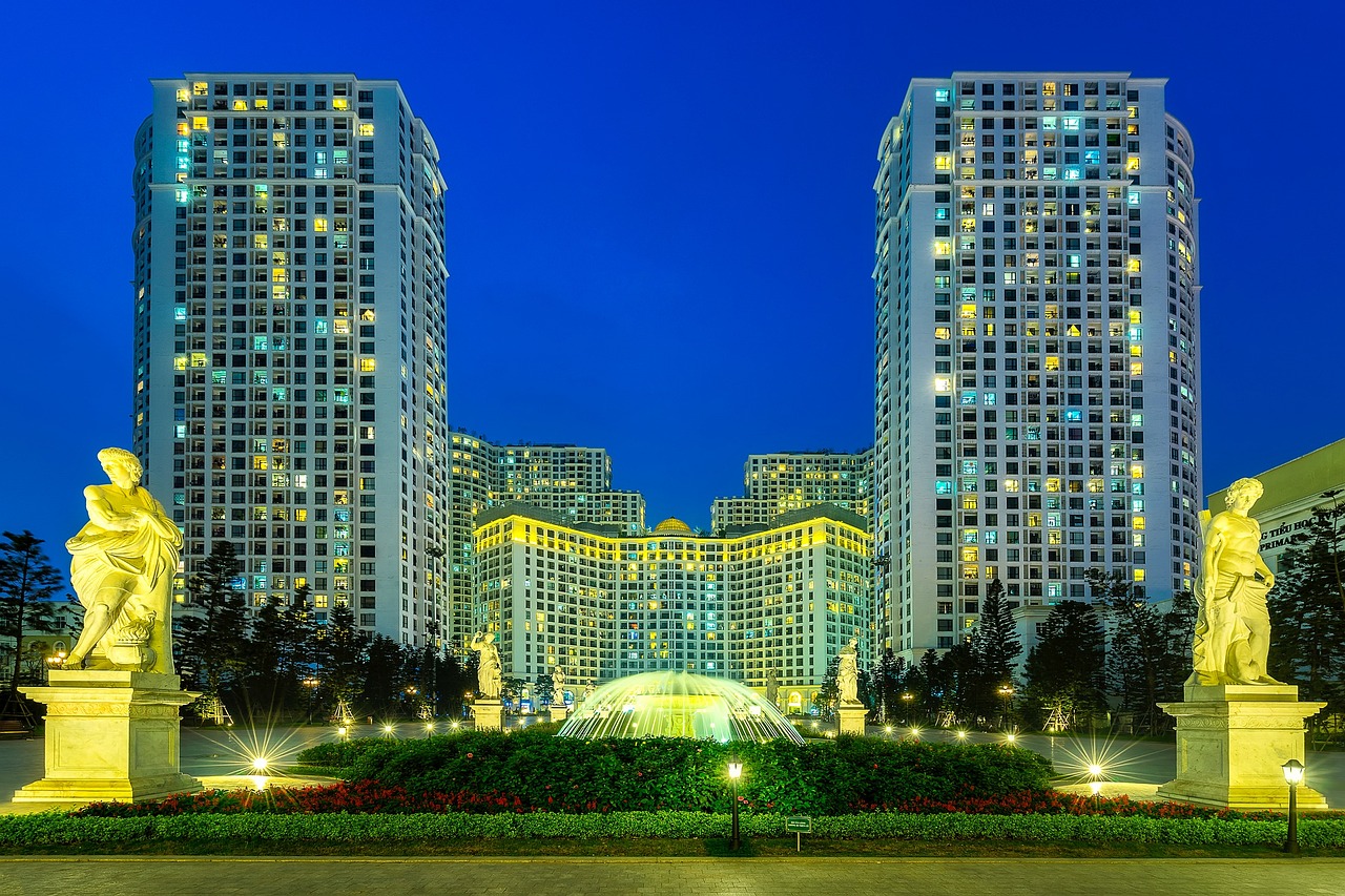 Hanoi Vietnam Travel Guide for a First Elegant Arrival and the city’s refined early-morning rhythm