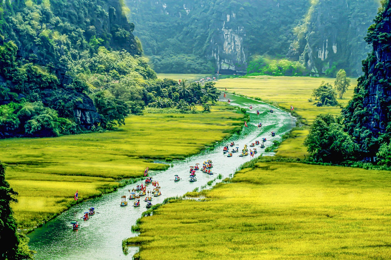 Best time to visit Ninh Binh Vietnam and days in Ninh Binh with a long to stay plan
