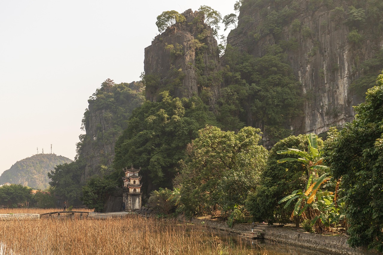 Hanoi to Tam Coc getting to Ninh Binh city with confidence