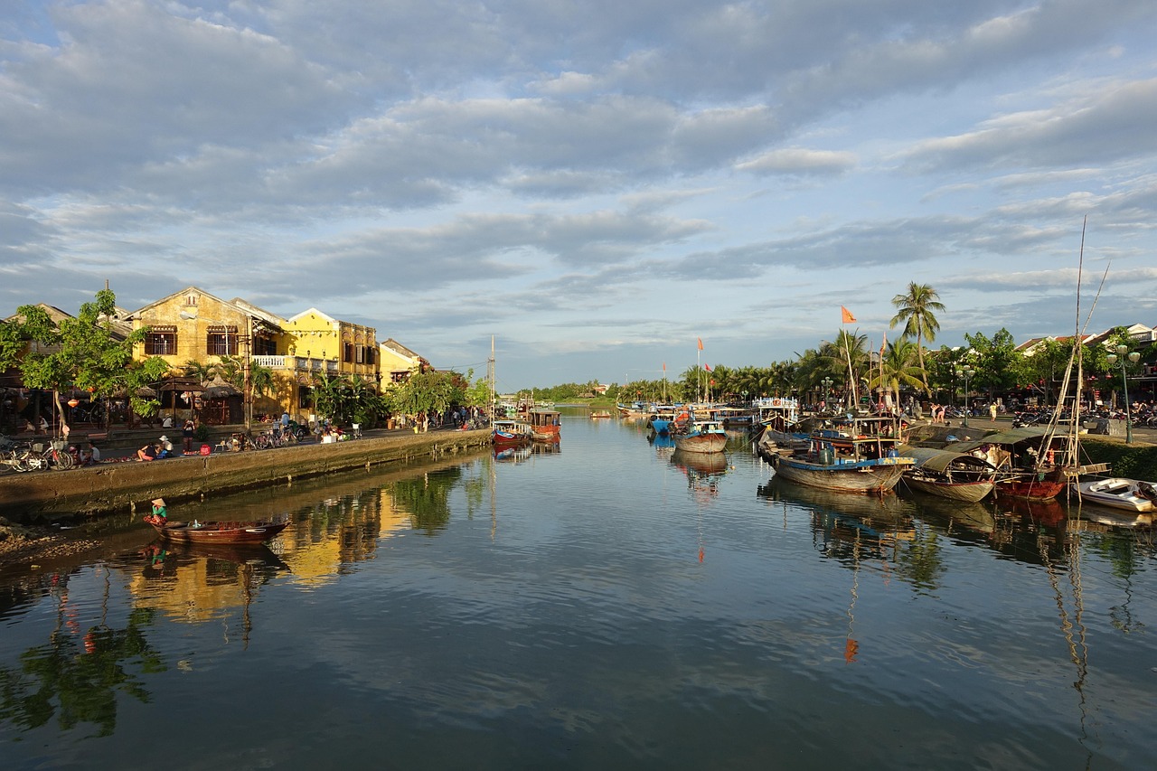 Da Nang Vietnam Travel Guide 2025 Is Da Nang Worth Visiting with coastal city views