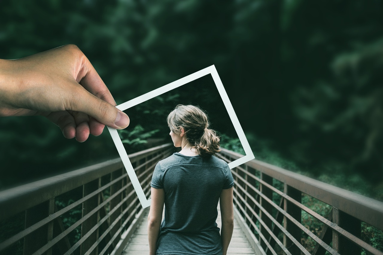 Experience at the Golden Bridge with respectful check-in etiquette and photography tips