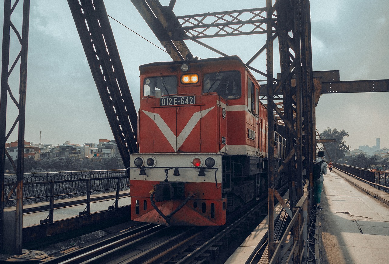 Seamless Logistics and Local Etiquette for Northern Vietnam with luxury train travel