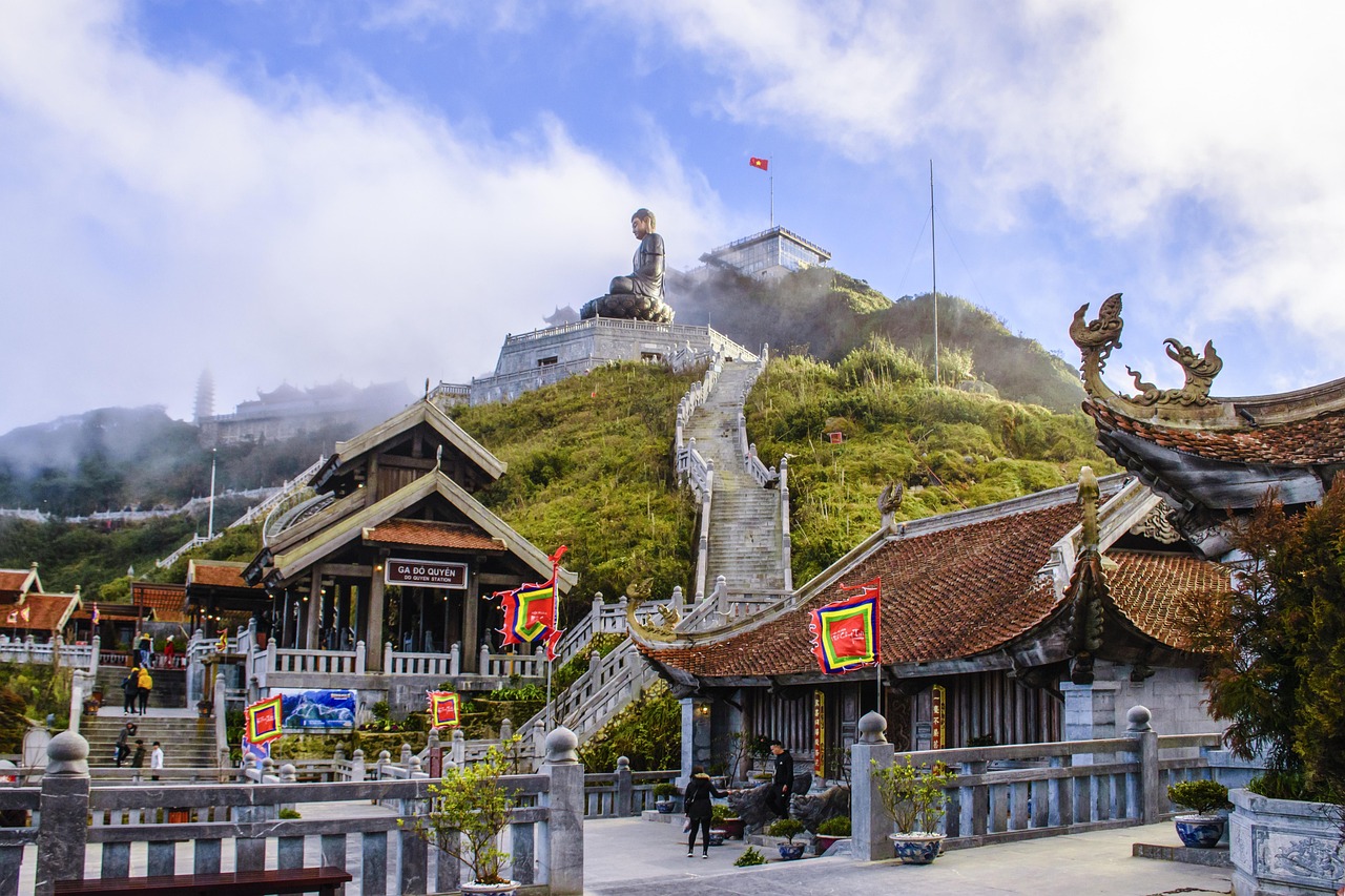 Fansipan and Hoang Lien Son adventures for trekkers above Sapa