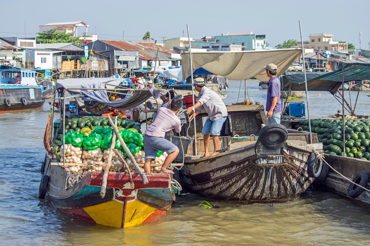 Cai Rang Floating Market at Dawn Famous Floating Markets Up Close