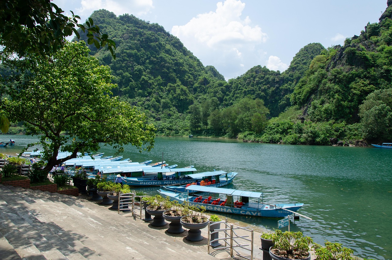 Designing a seamless base in Dong Hoi to reach the cave entrance for Phong Nha-Ke Bang National Park