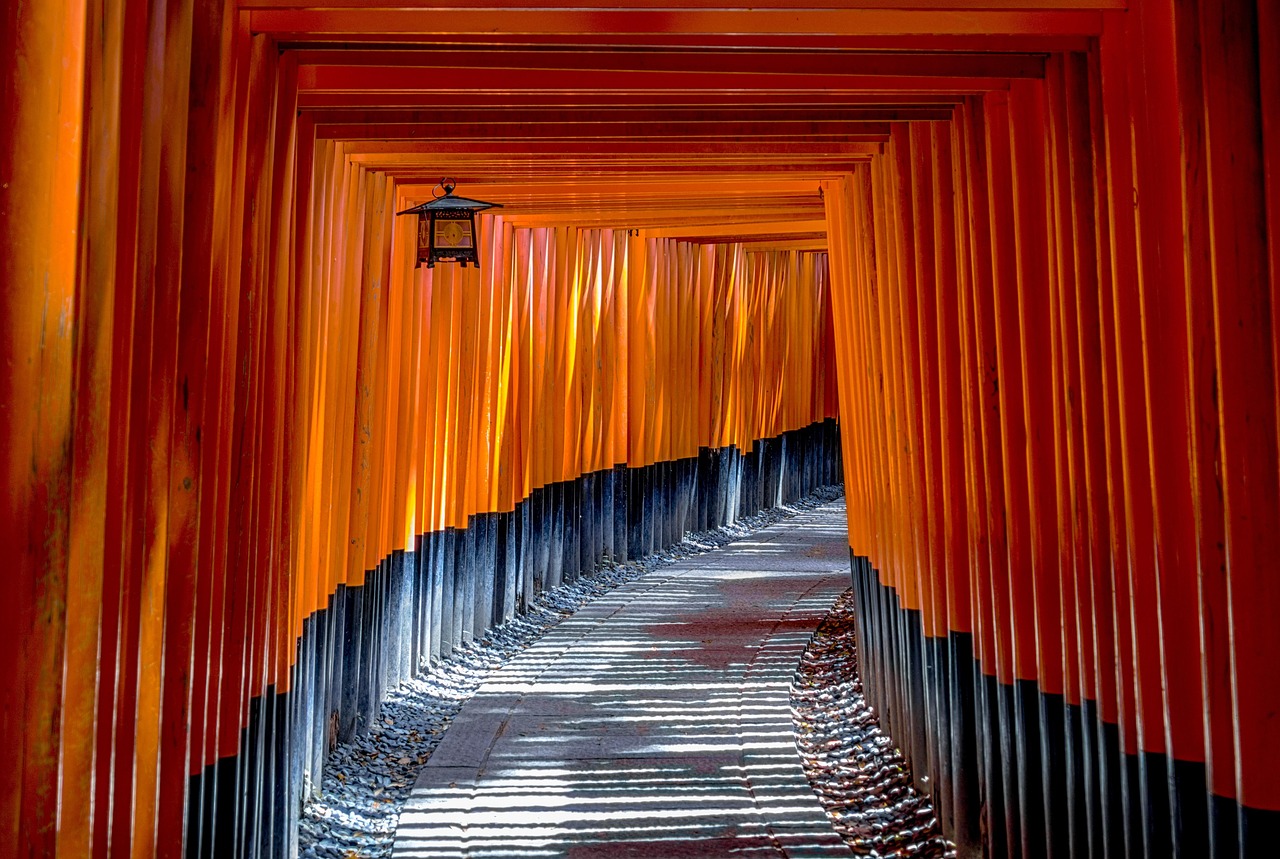 Kyoto Where Temples and Tea Houses Shape Timeless Beauty at Fushimi Inari