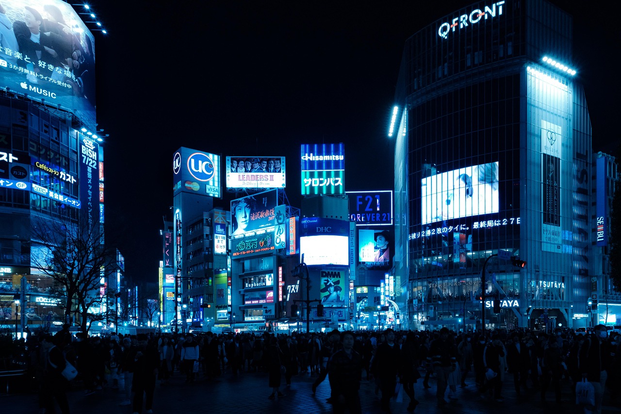 Shibuya Crossing Shibuya Scramble Crossing Near Hachiko Statue Tokyo