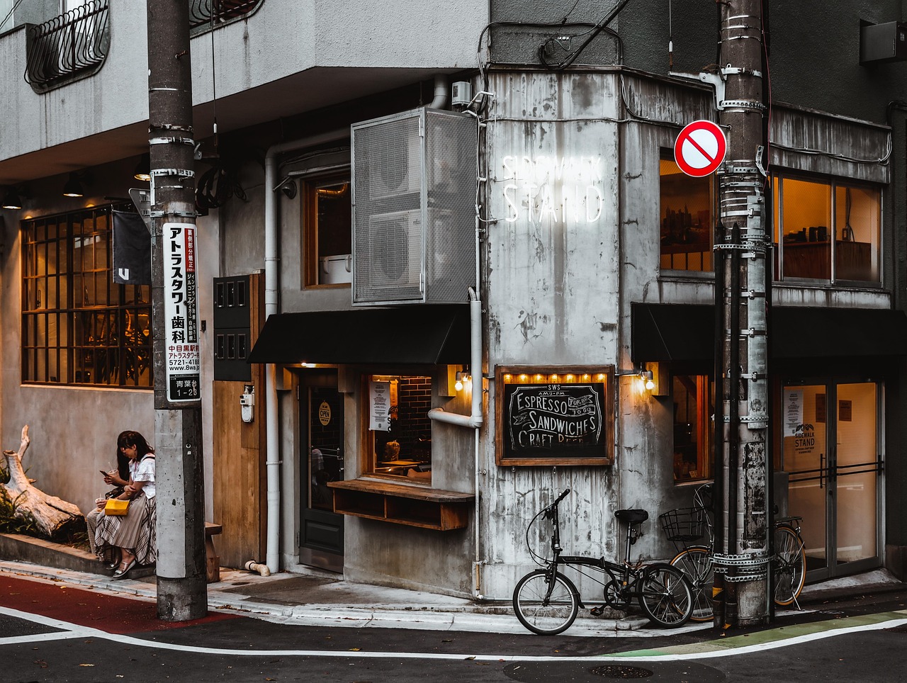 Swordsmithing workshop and live demonstrations in Tokyo
