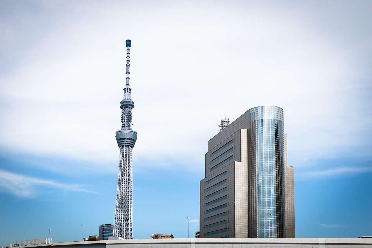 Tokyo Skytree to Tokyo Tower Best Views and Icons with skyline layers at golden hour