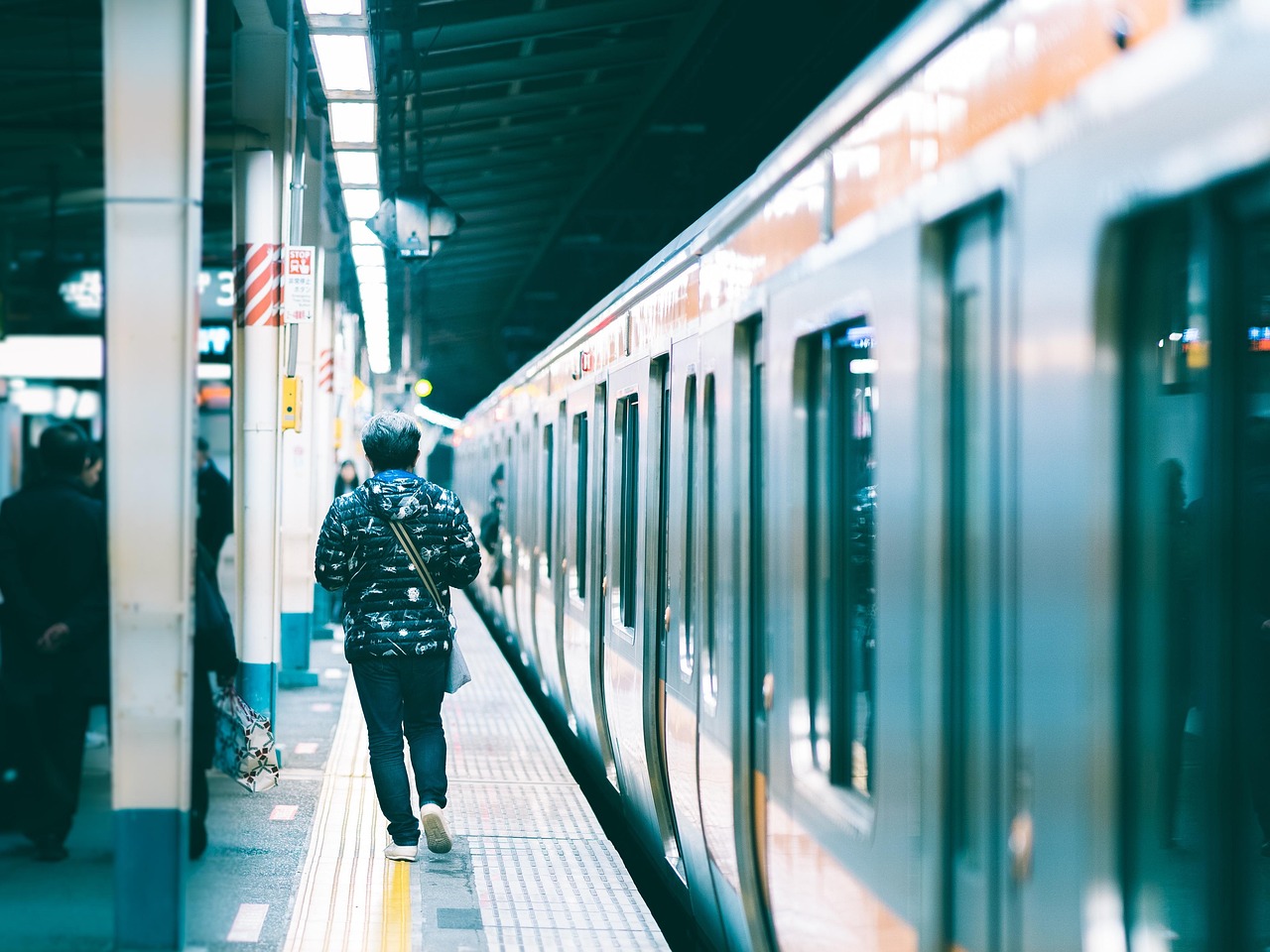 Tokyo Metro as Tokyo’s Cultural Pulse and transit culture guide Japan in a quiet, immaculate station