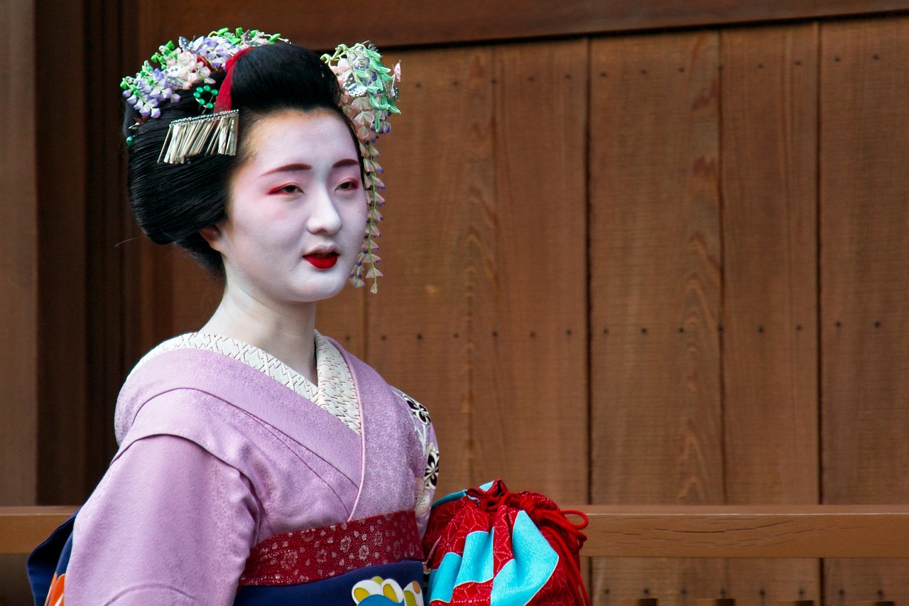 Gion evenings with geisha artistry and private tea ceremonies in Kyoto