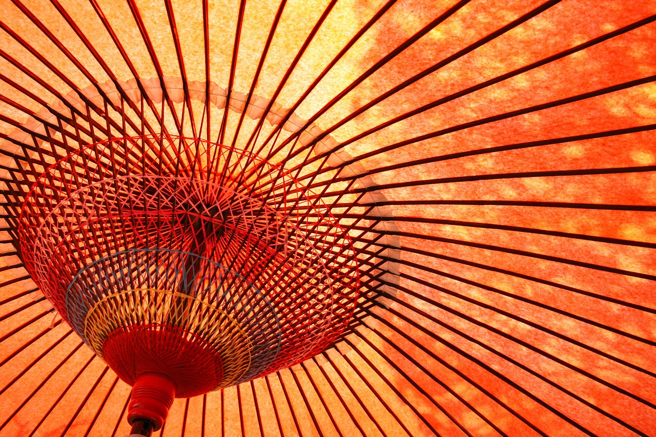 Gion at dusk with geisha culture, tea and kaiseki in Kyoto