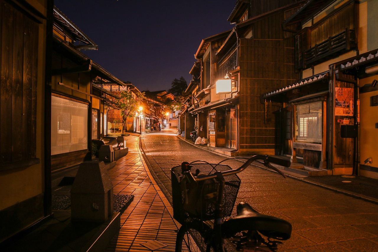 Kyoto for First-Time Visitors How to Design a Seamless Stay in the lantern-lit streets