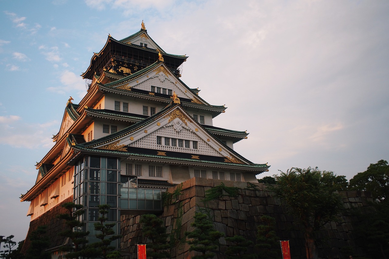 Tsutenkaku Tower and Shinsekai Travel Guide in Osaka