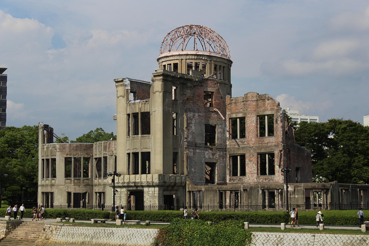 Hiroshima Peace Memorial Park orientation for visitors in Japan with riverside paths and memorial sights
