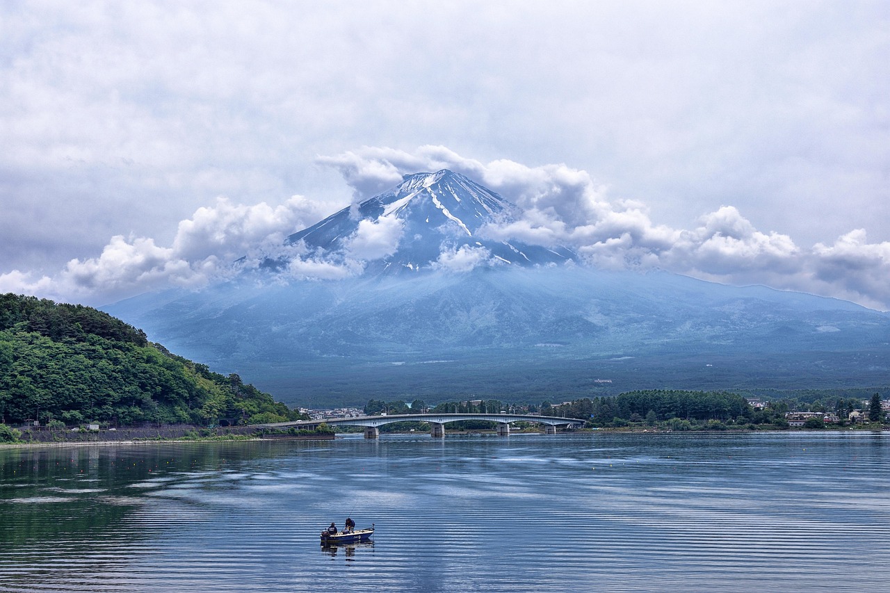 Design a seamless Odawara and Hakone day trip with views near Mt Fuji