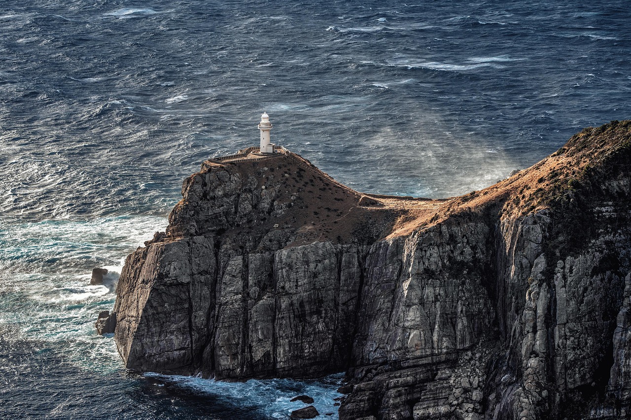 Engetsu Island sunsets and Shirahama’s dramatic rock coast
