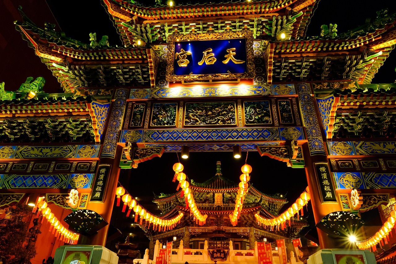 Yokohama Chinatown After Dark Street Food and Hidden Dumplings