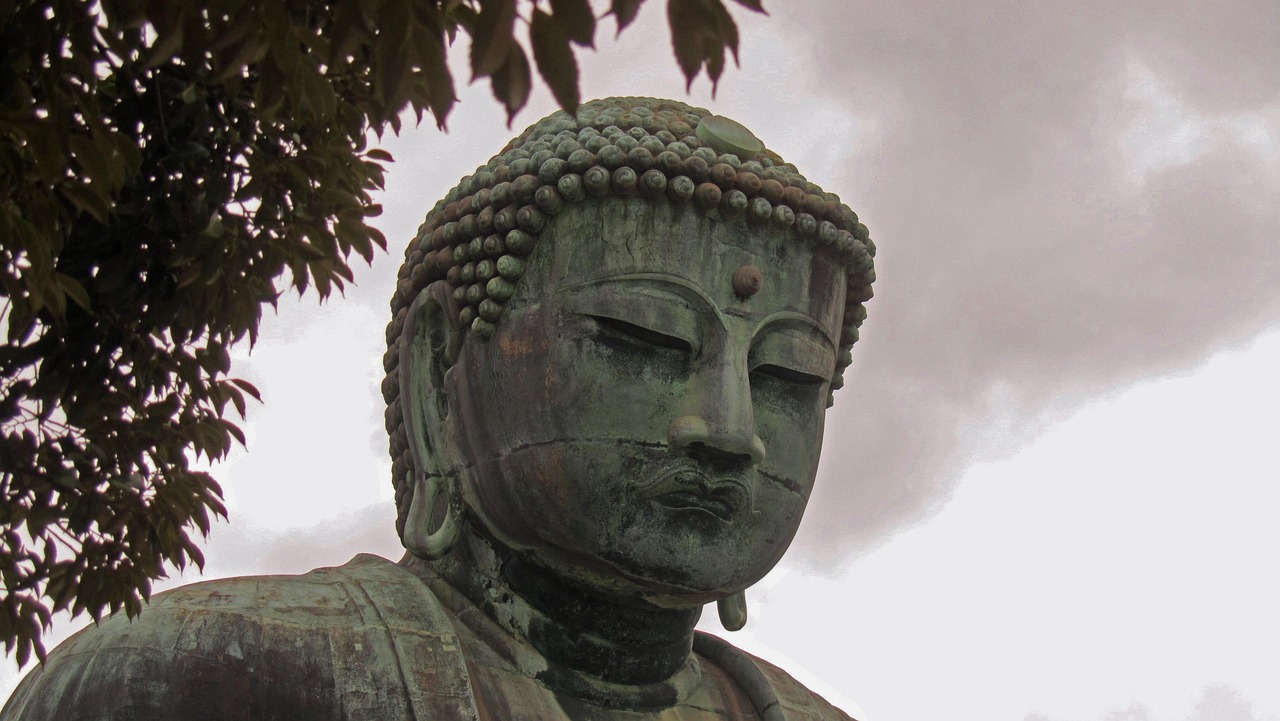 Sunrise at the Great Buddha in Kamakura at Kotoku-in in Hase