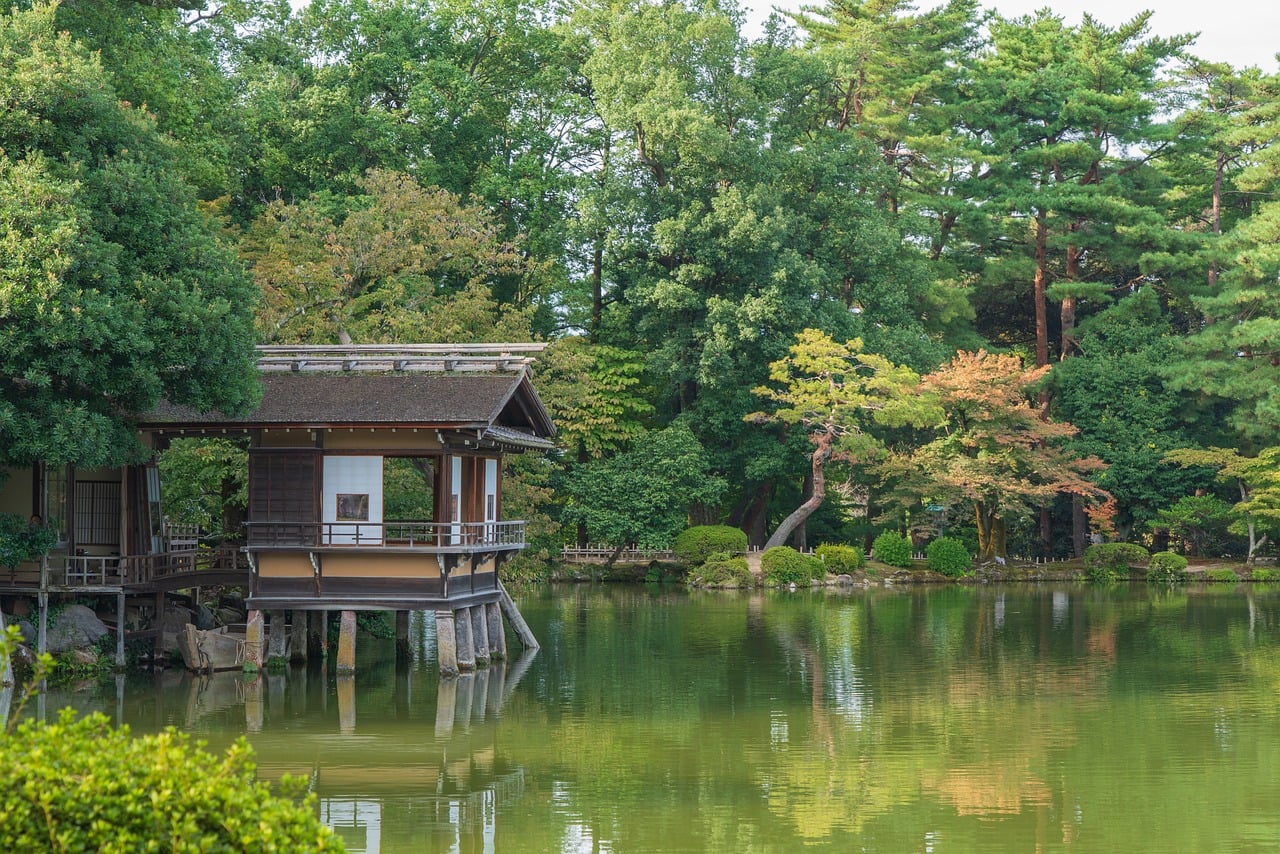 Kenrokuen Garden beside the castle in Japan
