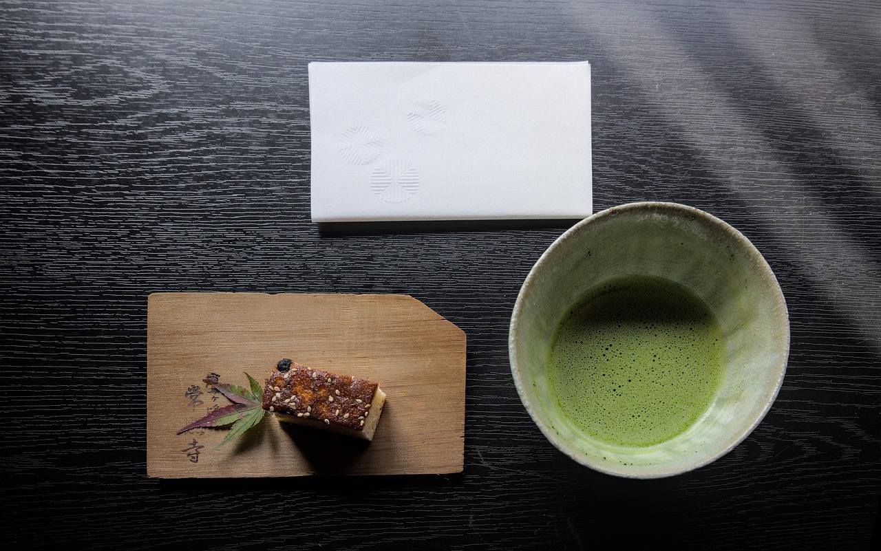 Tea ceremonies and the Japanese tea ceremony as the art of tea