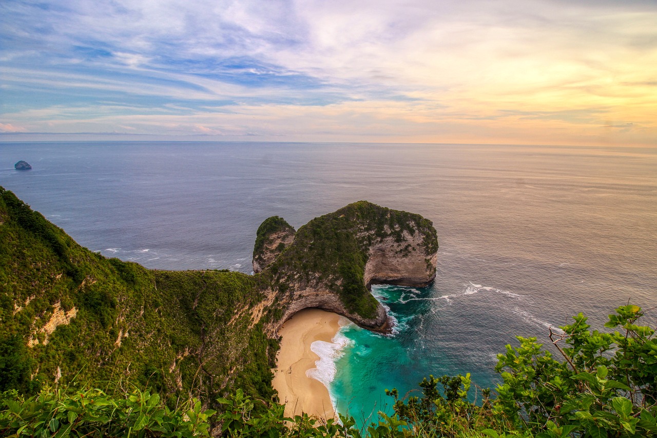 Nusa Penida by Private Yacht Cruise and Snorkel