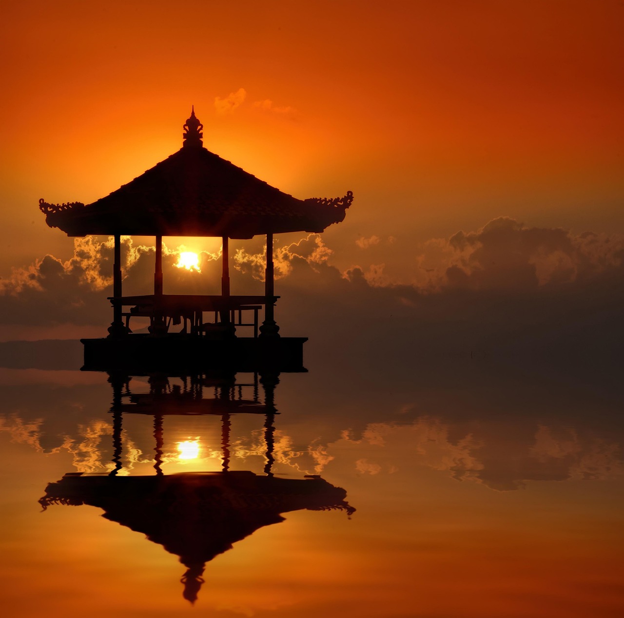 F.A.Qs: Uluwatu Temple Indonesia quick answers for sunset, Kecak, and etiquette