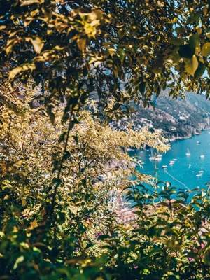 13-Day Whistle-Stop Tour of Paris, Amalfi Coast & Athens