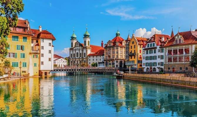 8-Day Amsterdam, Paris and Switzerland