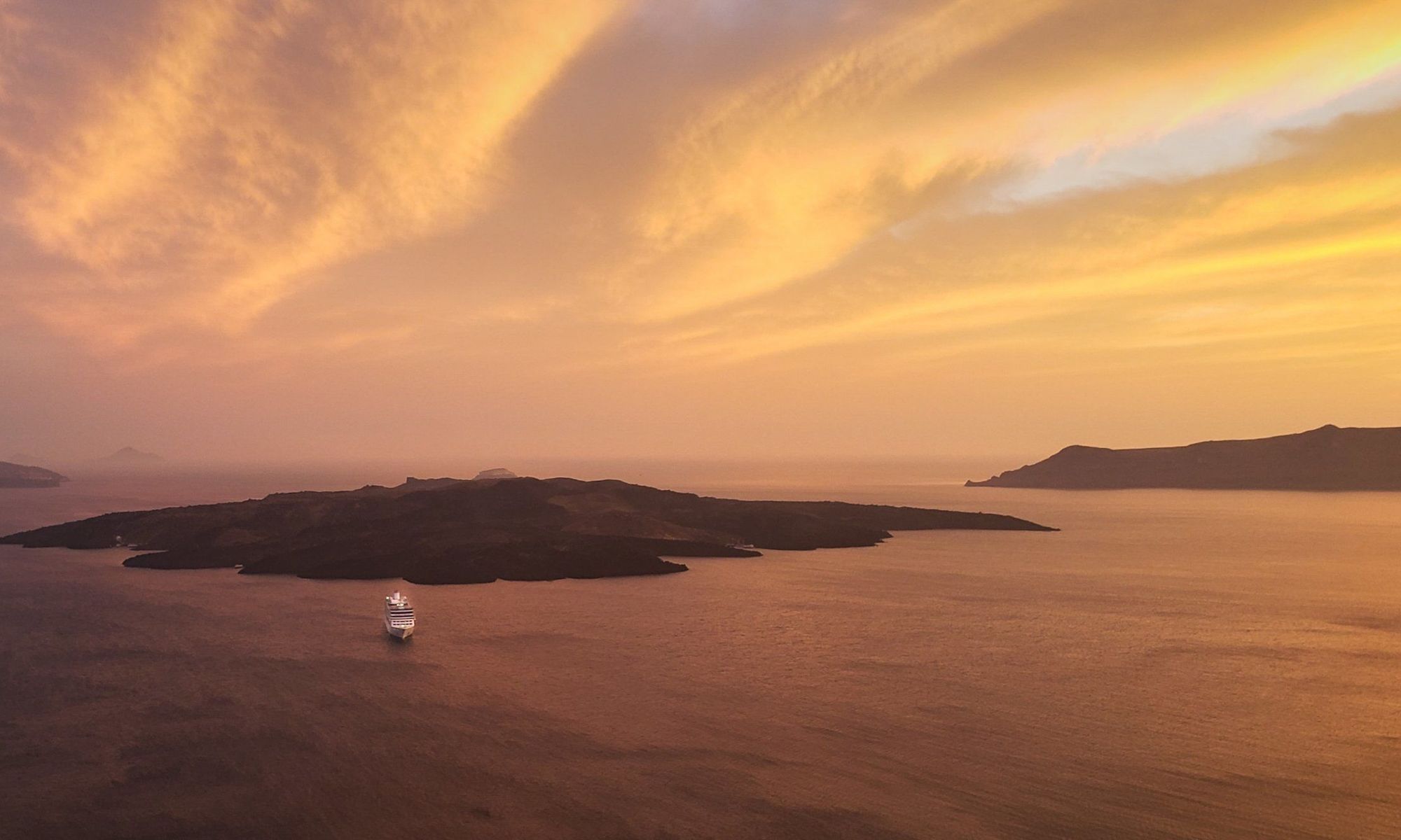 Travel Around Greece on a Complete Athens to Santorini Trip