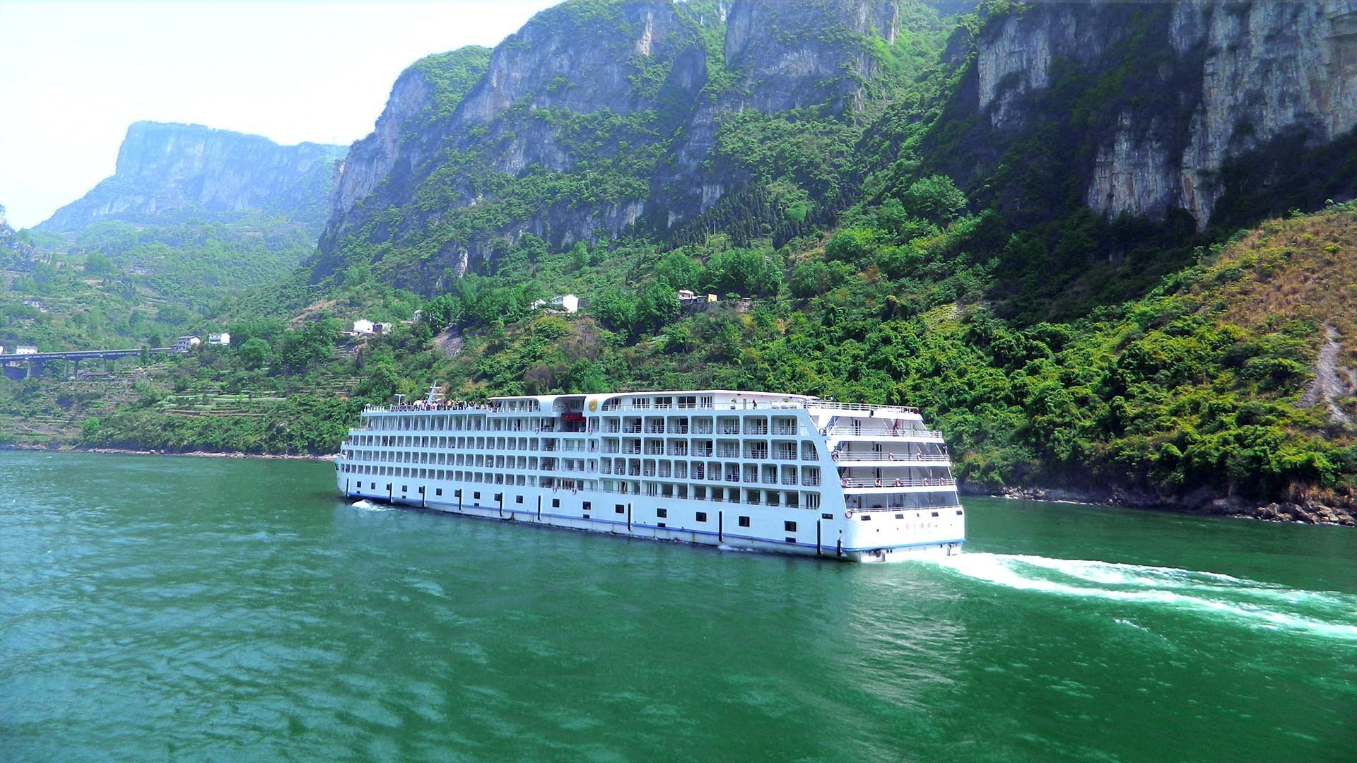 14-Day China Discovery with Yangtze River Cruise