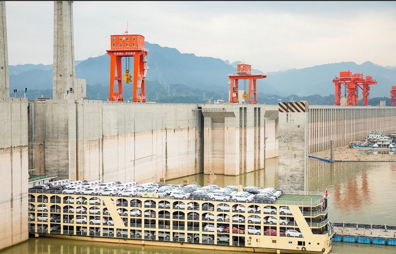 Visit Three Gorges Dam before Train to Shanghai