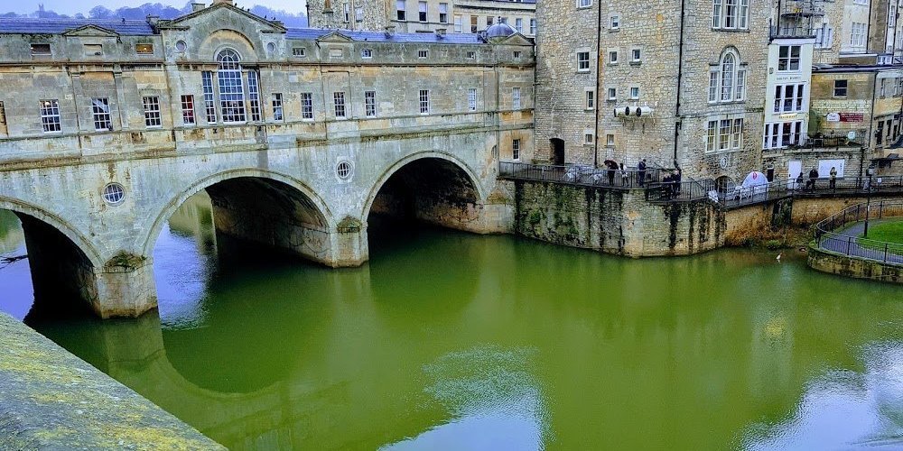 Visit Oxford, the Cotswolds and Bath on This Beautiful 7Day Tour
