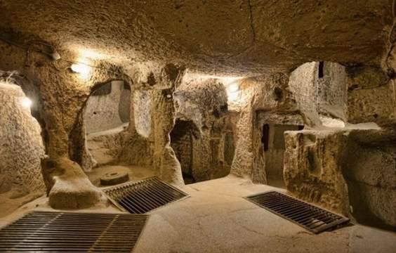 Cu Chi Tunnels & Ho Chi Minh City Tour