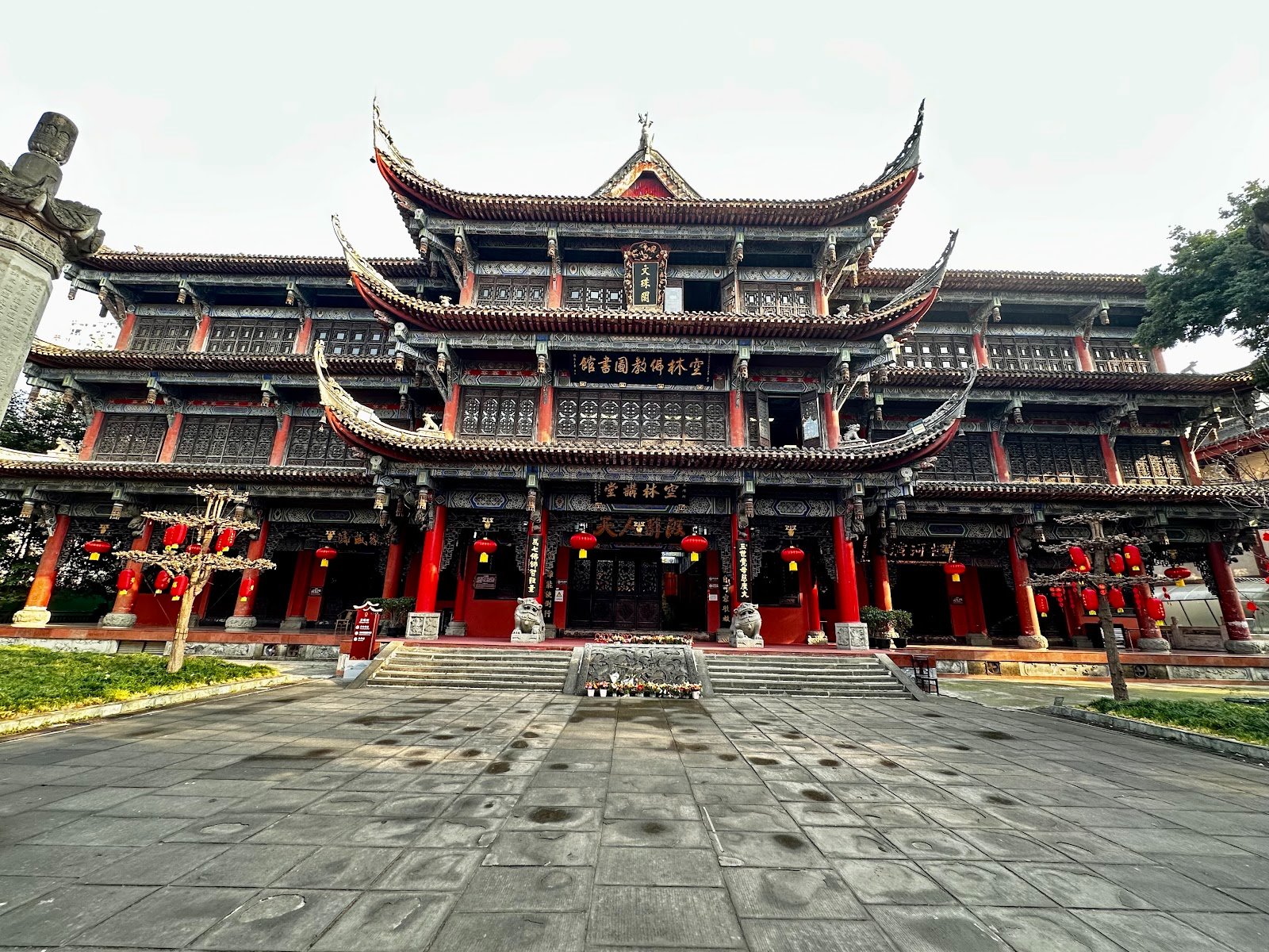 Train to Chengdu and Relax with Local Tea