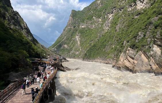 Lijiang to Shangri-La: Tiger Leaping Gorge Journey