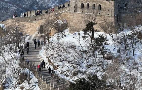 Jinshanling Great Wall Trek: Rugged Trails & Ancient Watchtowers
