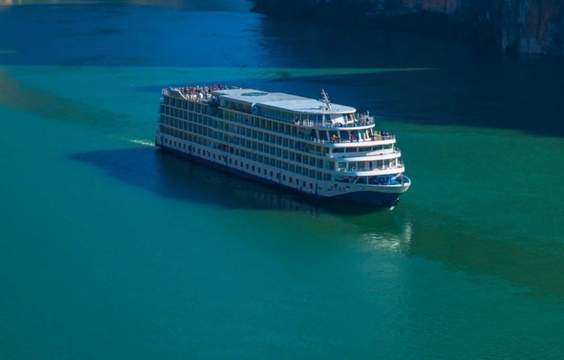 Yangtze Cruise Experience: Dining, Culture & Shore Excursions
