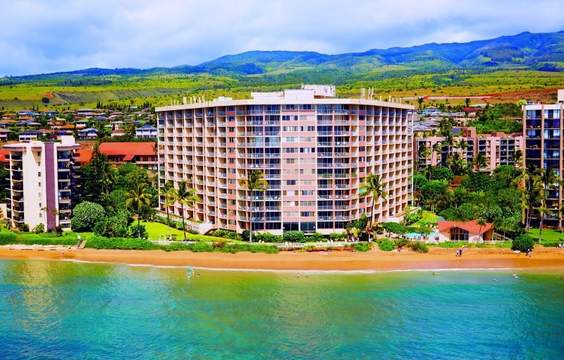 Travel to Maui