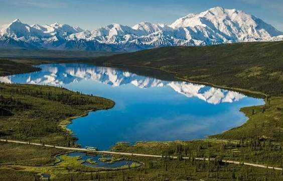 Tundra Wilderness Tour