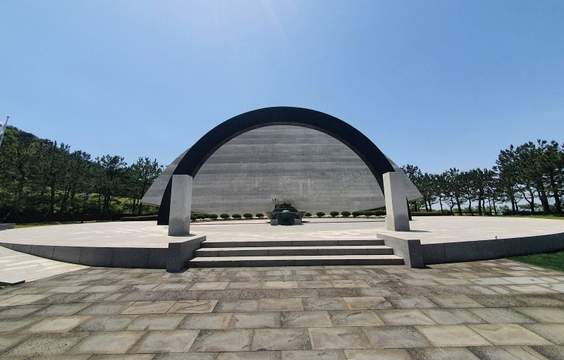 Transfer to Jeju & Mt. Halla Exploration