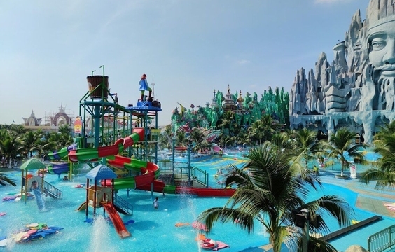 A Day at Suoi Tien Theme Park!